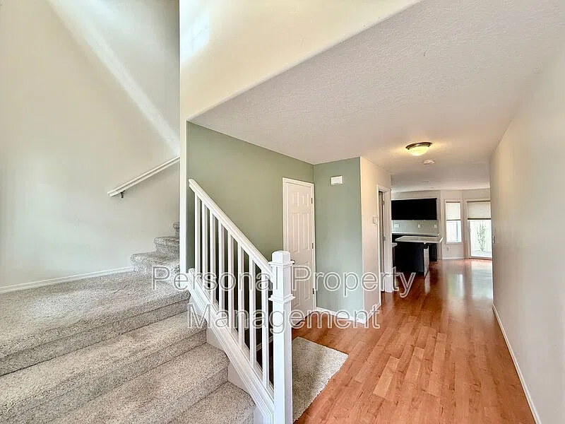 4 bed, 2.5 bath, 1845 sqft, $2,795 — Photo 2
