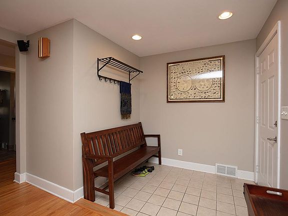 2nd image of 1235 Garden Ave