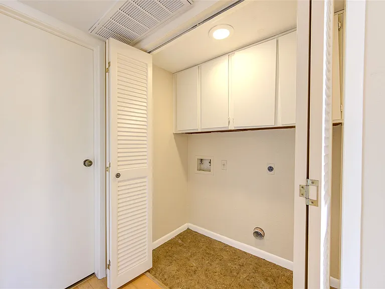 3055 Walnut Bend Ln #21 — Photo 22