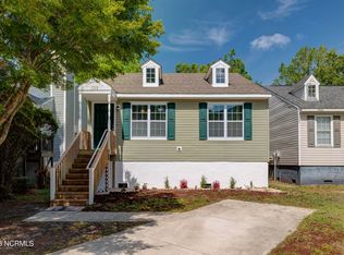 608 Varsity Dr, Wilmington, NC 28403