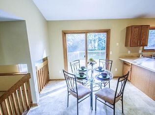 3011 Deerpath Ct, Des Moines, IA 50320