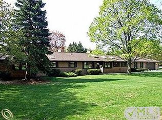 760 Wattles Rd, Bloomfield Hills, MI 48304