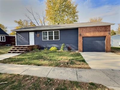 303 W 1st St, Lake Park, IA, 51347