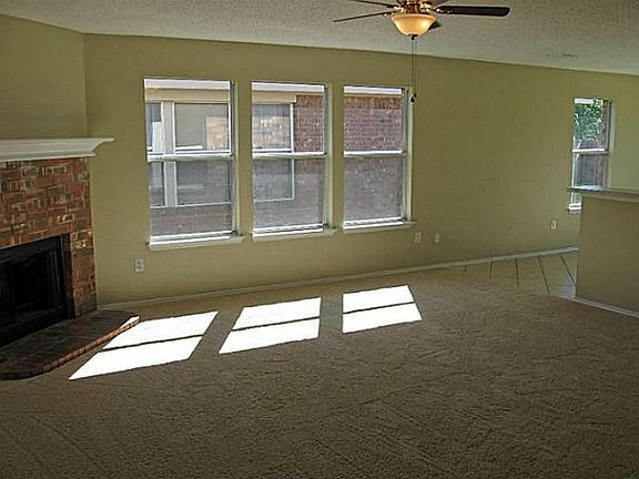 2nd image of 1571 Chivalry Ln