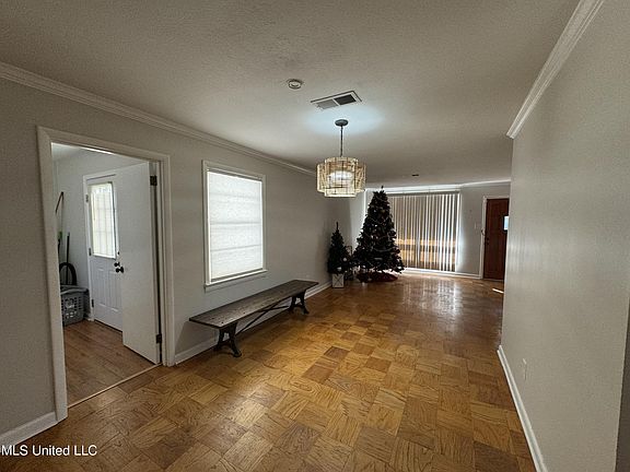 5th image of 1610 Cahill Dr