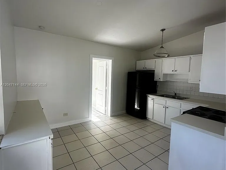 821 SW 2nd St — Photo 14