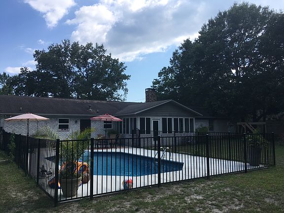 3rd image of 440 Herron Villa Ln