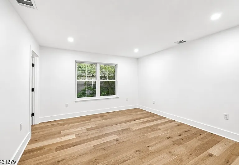 44 E Cedar St — Photo 36