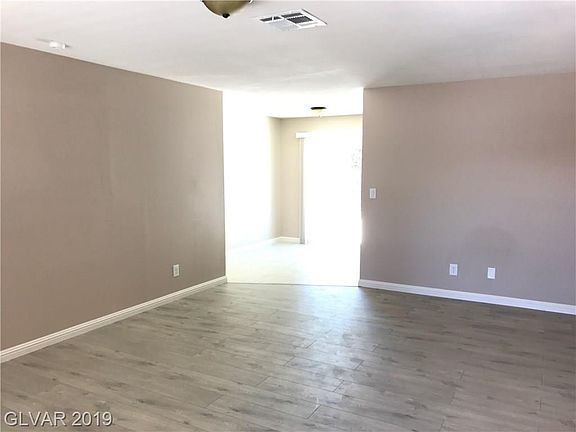 5th image of 1711 Elaine Dr