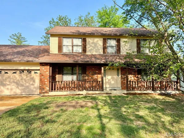 1642 La Palma Dr, Fenton, MO 63026