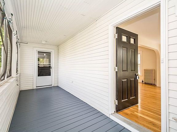 4th image of 25 Belleview Ave
