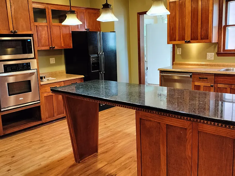1230 N Highland Ave — Photo 7