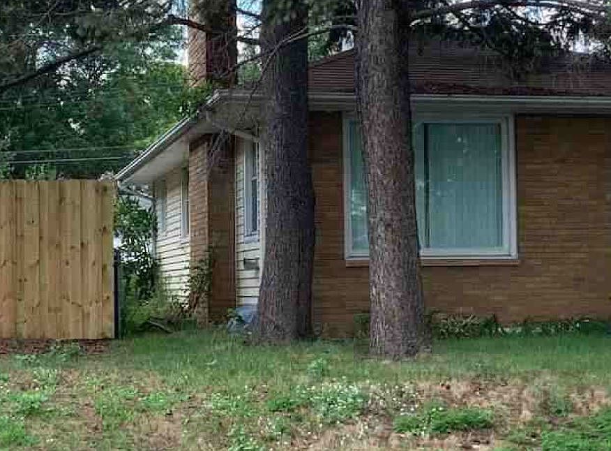 2nd image of 4827 6th St N