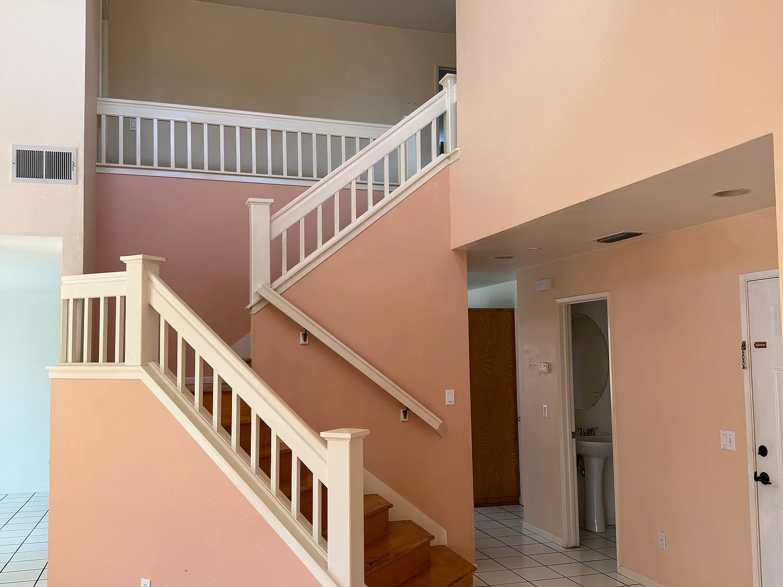 2027 Bedford St — Photo 4