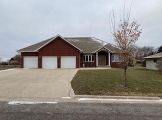 714 2nd St, Whittemore, IA 50598