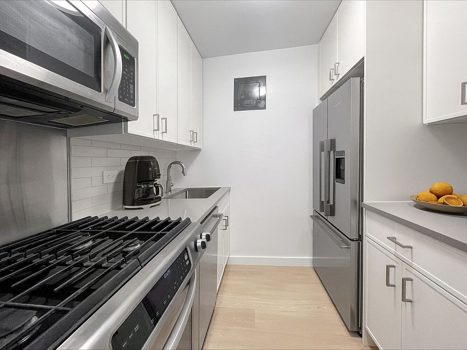 1st image of 166 E 34th St #403