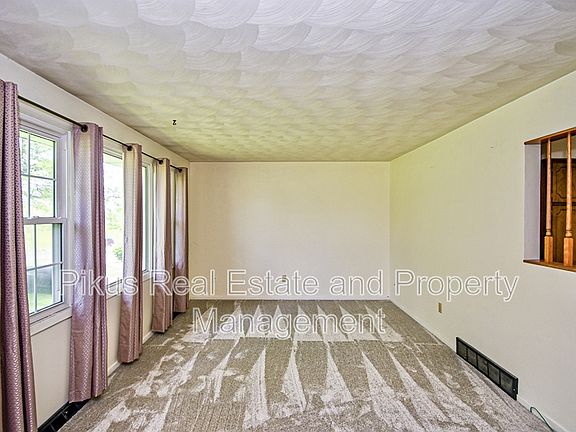5th image of 3300 Lake Center St NW