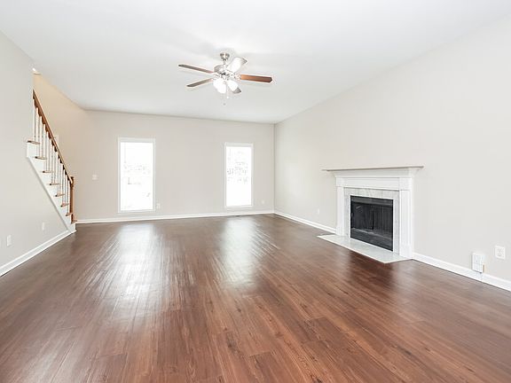 4th image of 128 Cedar Forest Dr