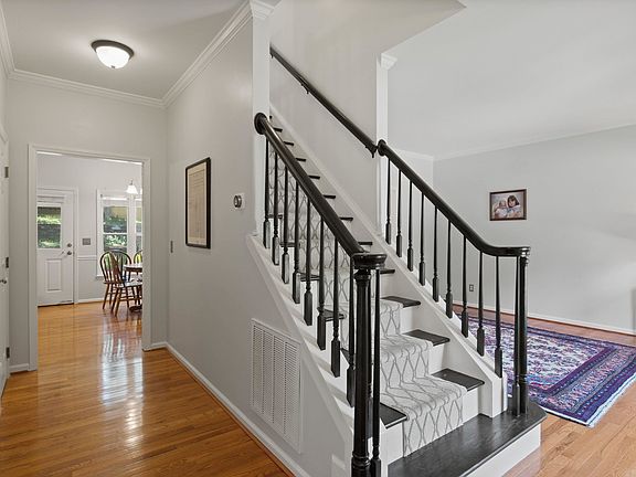 5th image of 105 Laurel Branch Dr N