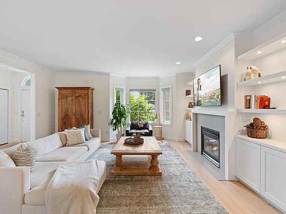 5th image of 1733 Fulton Ave