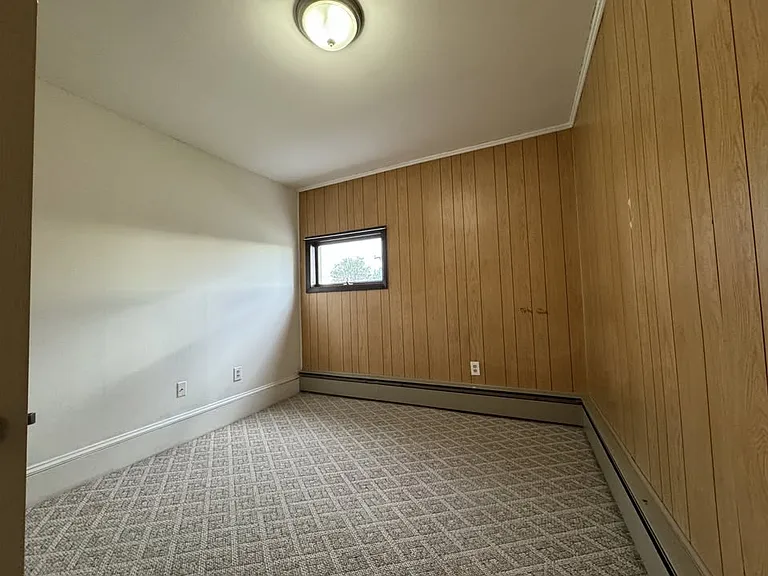 56 Laurier St — Photo 33