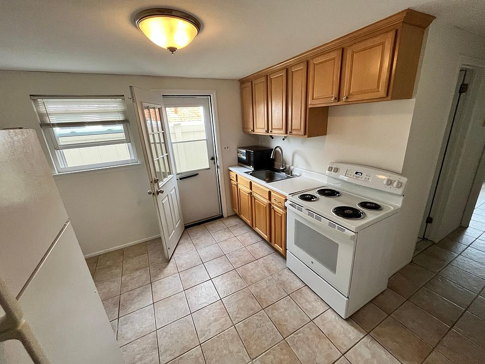 1st image of 9 June Ave Floor 1