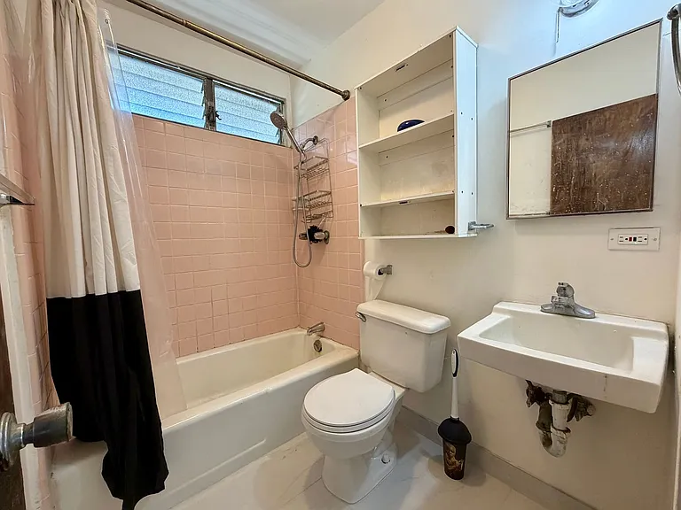 908 Prospect St #3 — Photo 8