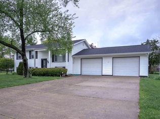 11845 Owens Dr, Osceola, IN 46561