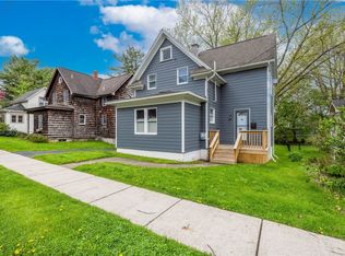 41 Park St, Fairport, NY 14450