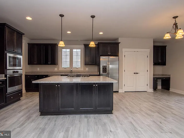 6928 Regent Ln — Photo 22