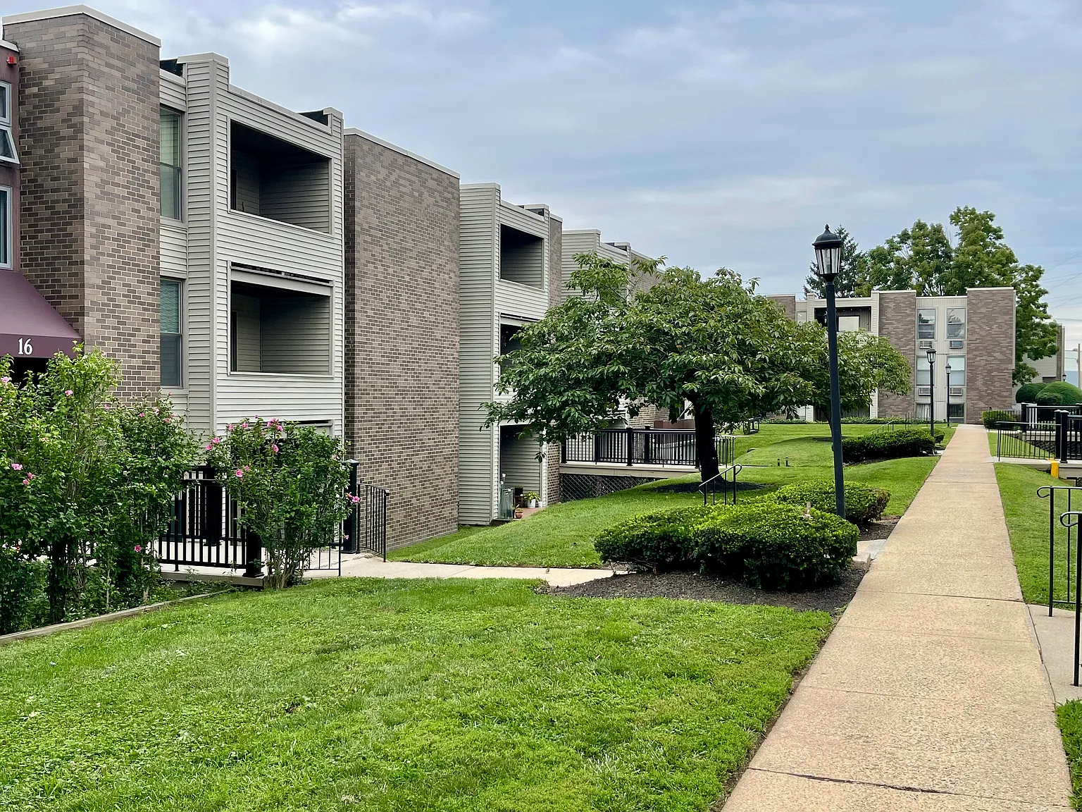 1 bed, $2,100 — Photo 2
