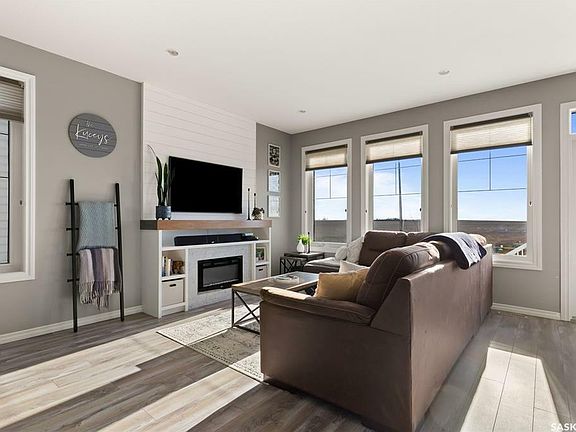 5th image of 5648 Pearsall Cres