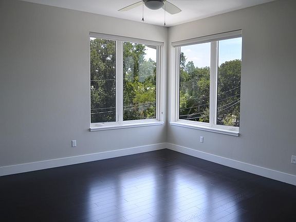 4th image of 2612 W 12th St Unit 301