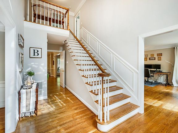 3rd image of 200 Carters Grove Ln