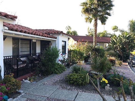 2nd image of 306 Avenida Victoria