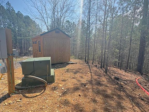 3rd image of 400 Moore Cemetery Rd