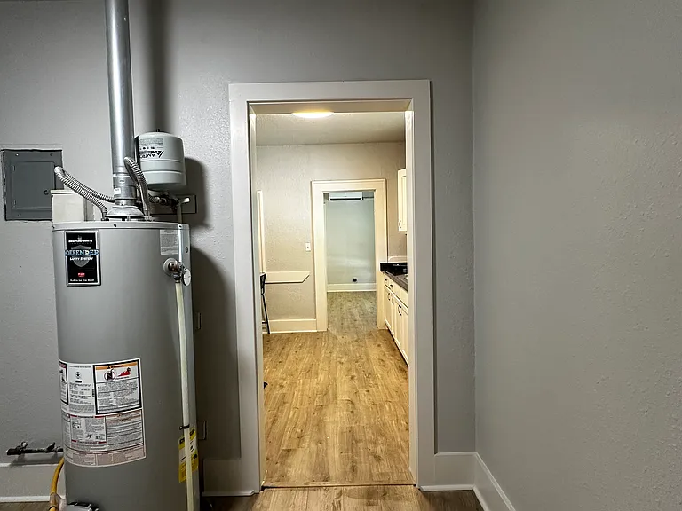 1412 E 10th St #1412 — Photo 17
