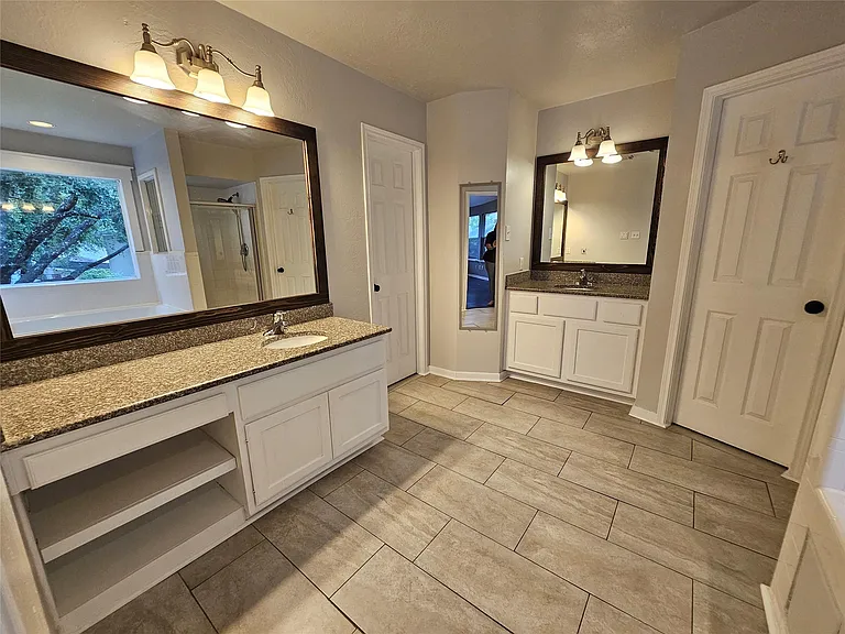 15015 Dawnbrook Dr — Photo 19