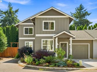 15121 SE Pine Ct, Portland, OR 97233