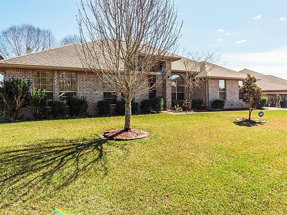 2nd image of 17169 Excalibur Cir