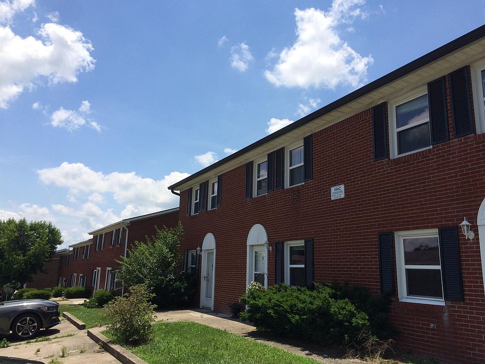 1st image of 1662 Foxhaven Dr APT 13