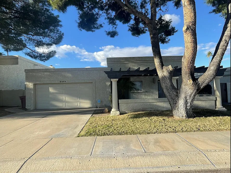 8444 E San Bernardo Dr