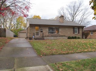 1731 Cambridge Dr SE, Grand Rapids, MI 49506
