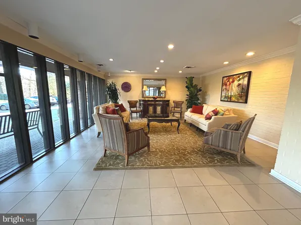 200 Cross Keys Rd #R43, Baltimore, MD 21210