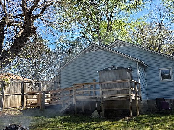 5th image of 700 Waverly Rd