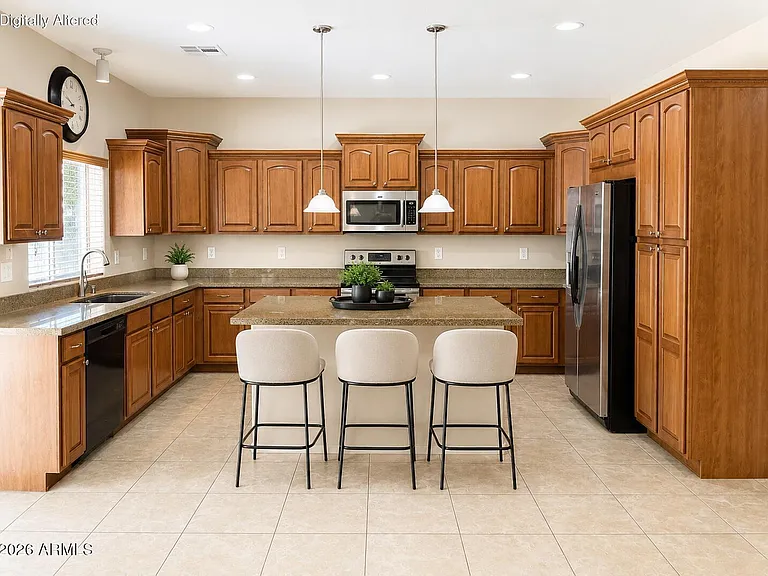 2345 W Skinner Dr — Photo 2