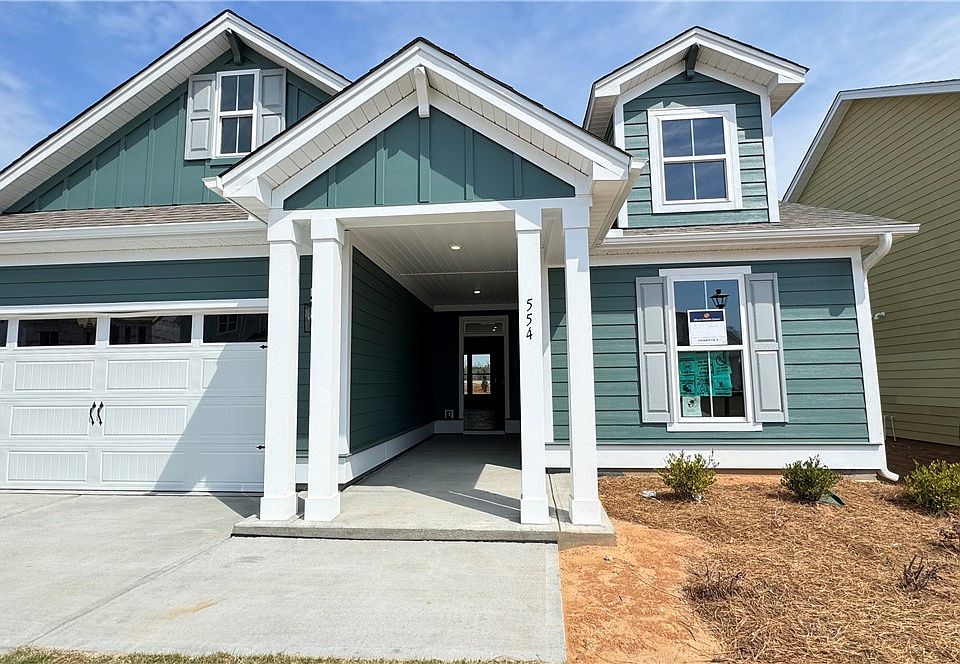 1st image of 554 Hydrangea St