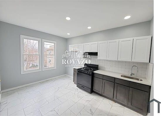 1st image of 432 Avon Ave Floor 3