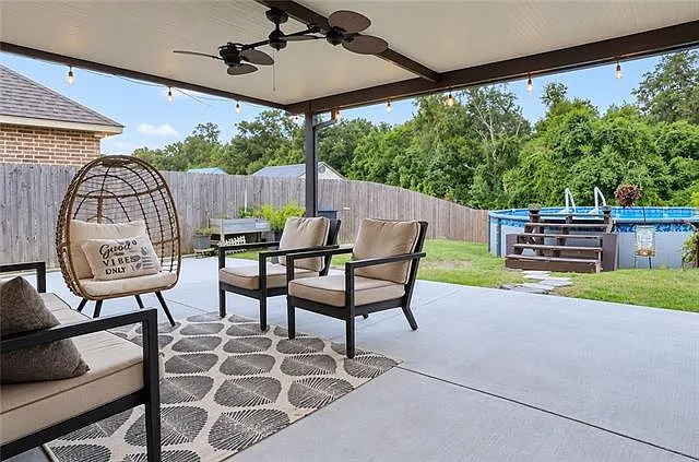 4 bed, 2.0 bath, 2091 sqft, $2,700 — Photo 3