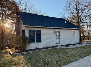 921 S Front St, Chesaning, MI 48616